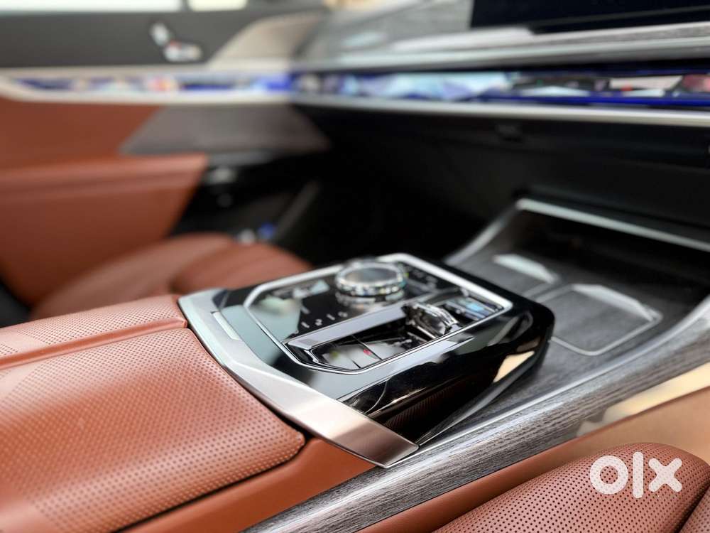 Bmw I7 Xdrive60, 2023, Electric