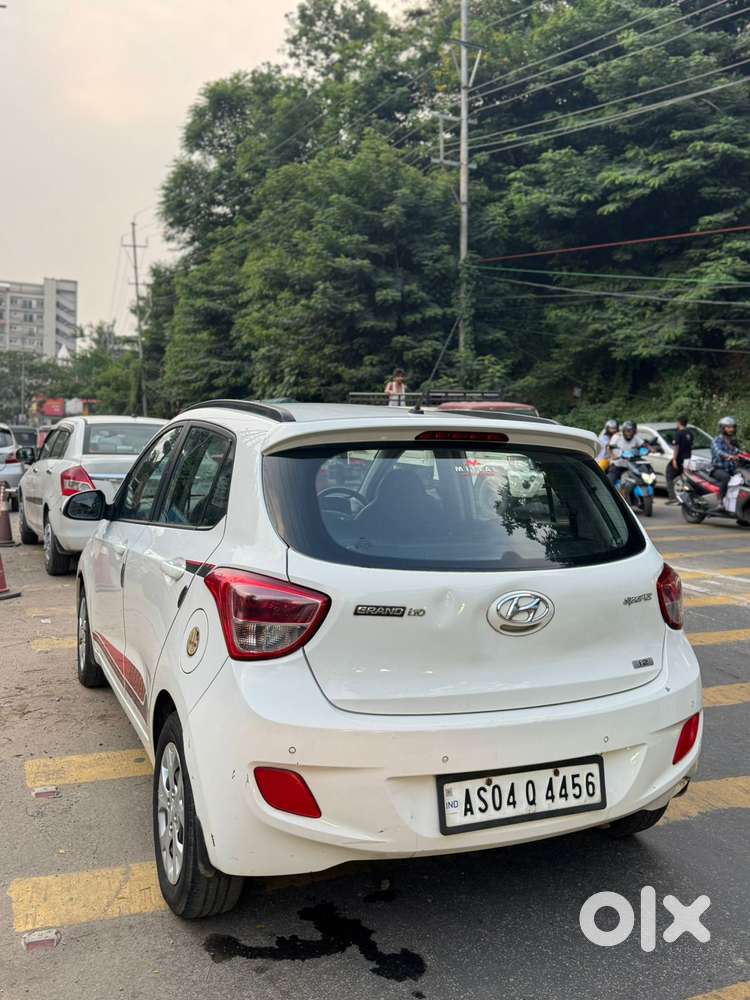 Hyundai Grand I10 2016-2017 Sportz Celebration Edition, 2016, Petrol