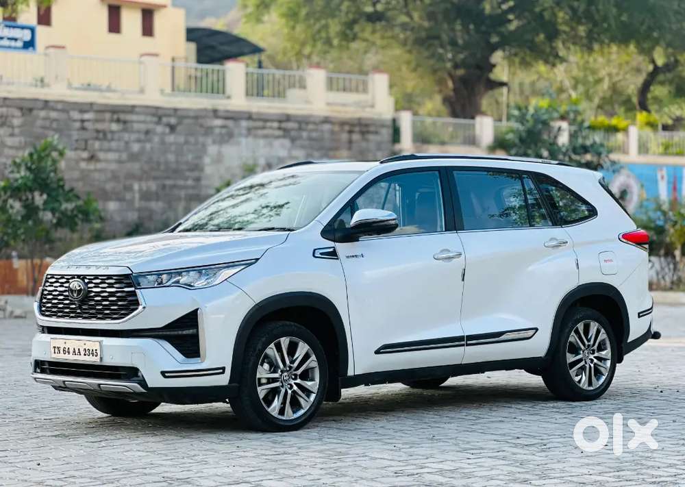 Toyota Innova Hycross Zx Hybrid Just 26000km