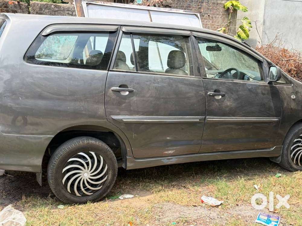 Toyota Innova 2.5 G (diesel) 8 Seater, 2012, Diesel