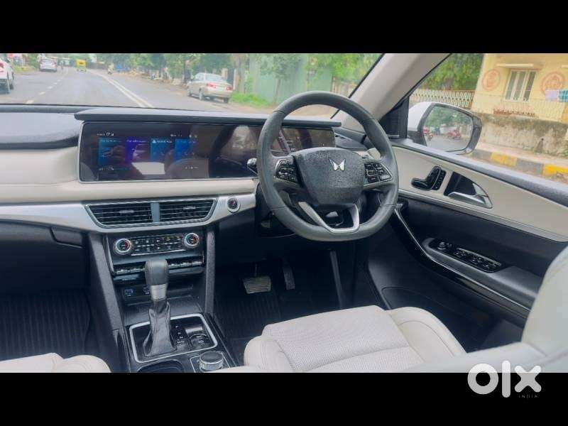 Mahindra Xuv700 2.2 Ax 7 Diesel At Luxury Pack Str, 2024, Diesel