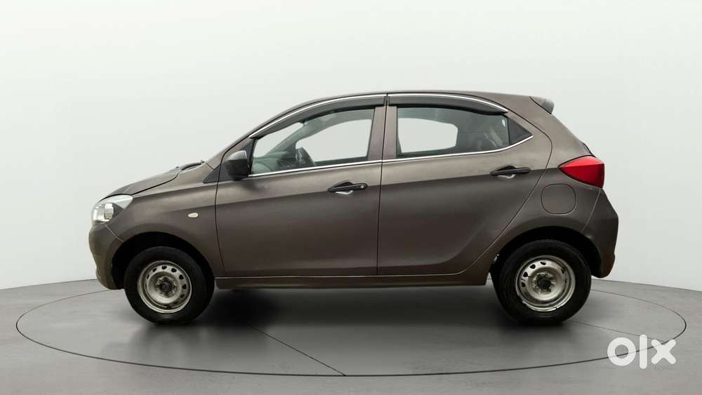 Tata Tiago Xe, 2018, Petrol