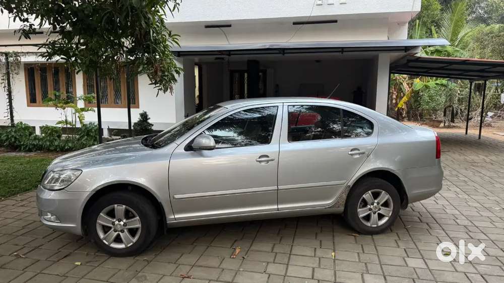 Skoda Laura 2011 Diesel 128000 Km Driven