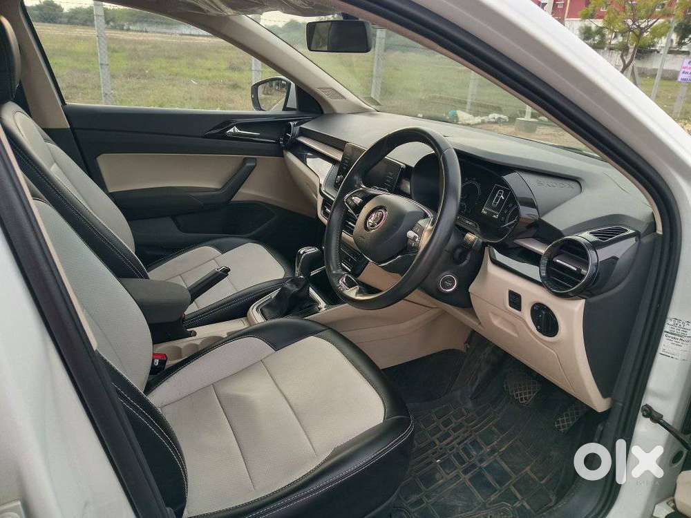 Skoda Slavia 1.0 Ambition Tsi, 2023, Petrol