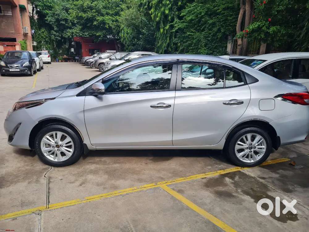 Toyota Yaris 2018 Petrol 70km Gujarat Registration