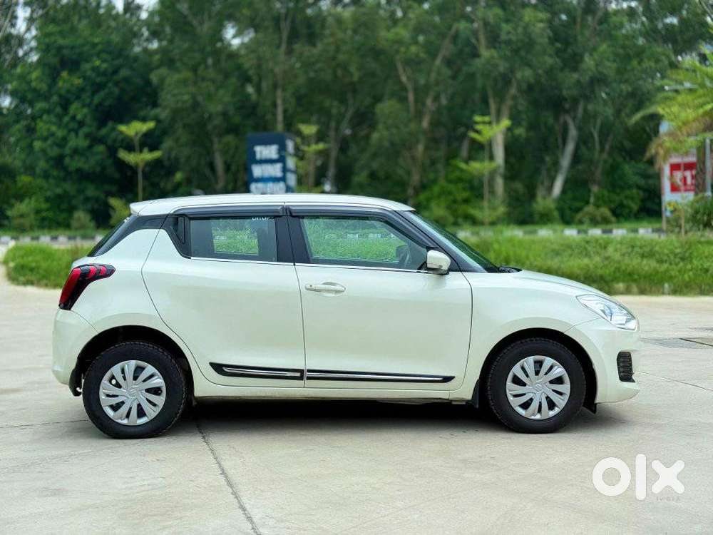 Maruti Suzuki Swift Vxi Optional, 2022, Petrol