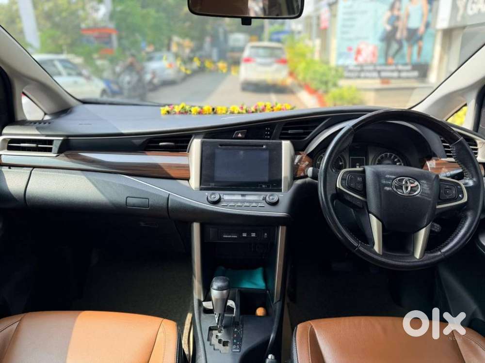 Toyota Innova Crysta 2.8z Automatic, 2016, Diesel