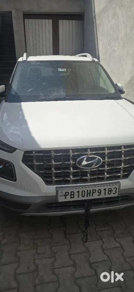 Brand New Venue Top Model Sunroof Wali Turbo Petrol