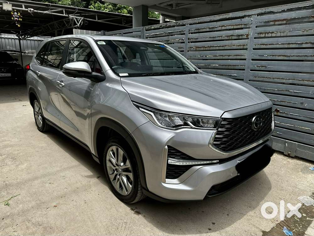 Toyota Innova Hycross 2.0 Zx (o) Hybrid 7 Str, 2025, Petrol