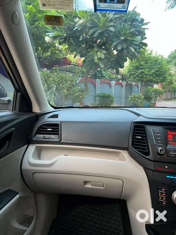 Mahindra Xuv300 (o) Sunroof Diesel 2022