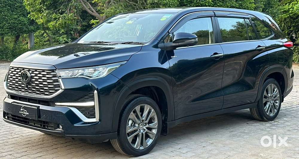 Toyota Innova Hycross 2.0 Zx Hybrid 7 Str, 2025, Petrol