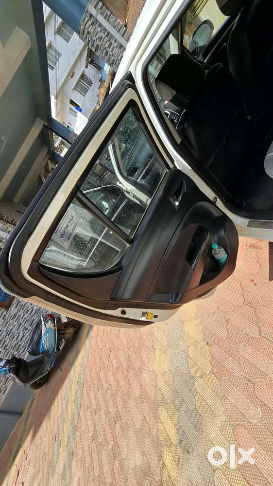Maruti Suzuki Swift Vxi Abs Bsiv, 2015, Petrol