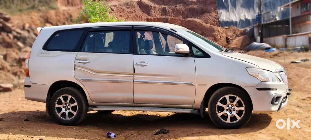 Toyota Innova 2013