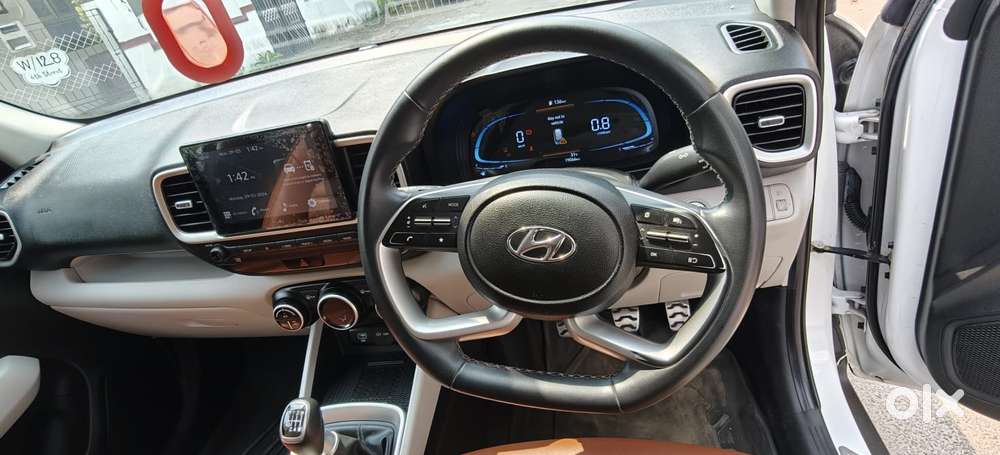 Hyundai Venue Sx (o) Mt 1.5 Diesel, 2023, Diesel