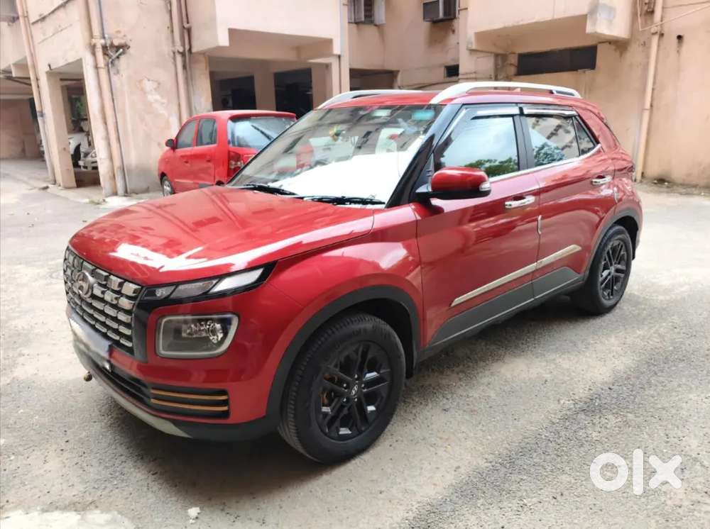 Hyundai Venue 2022 Petrol 61500 Km Driven