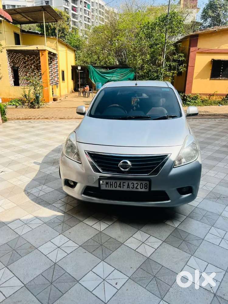 Nissan Sunny 2011