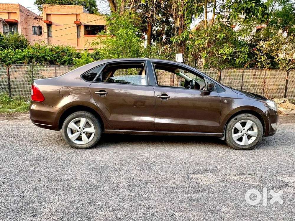 Skoda Rapid 1.5 Tdi At Ambition With Alloy Wheel, 2015, Diesel