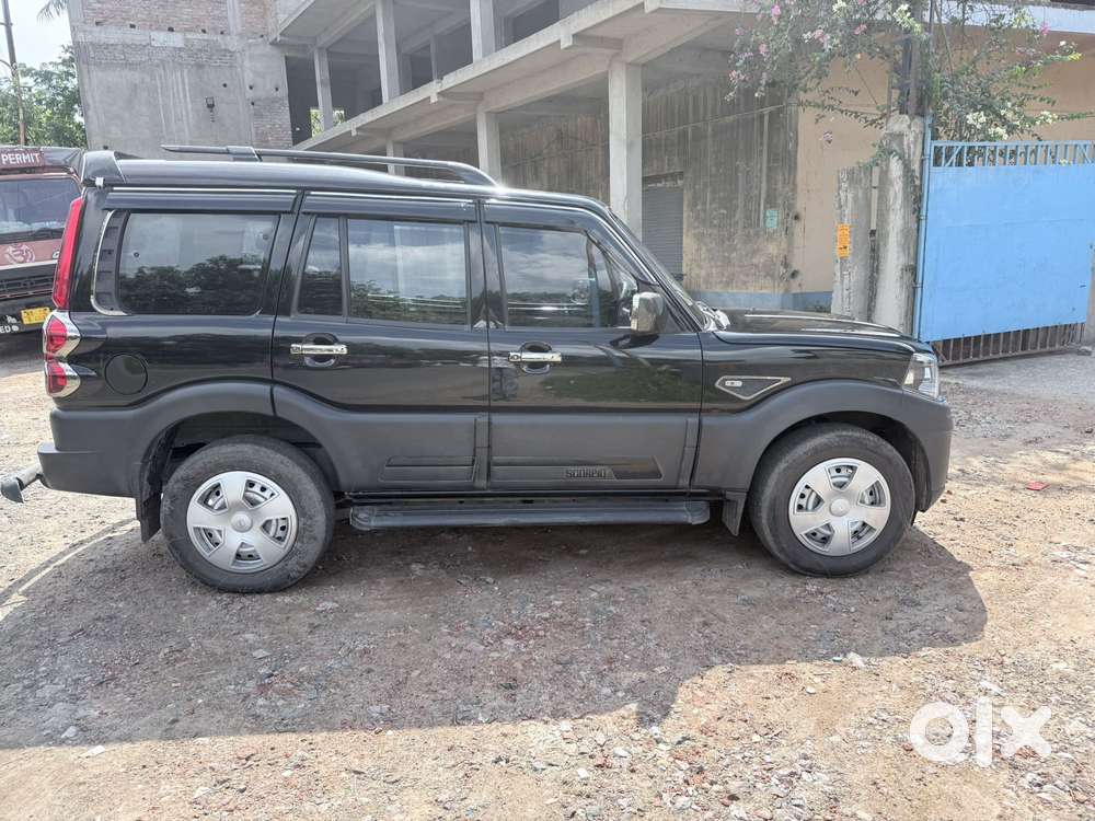 Mahindra Scorpio Classic 2.2 S Mt 9 Str, 2025, Cng & Hybrids