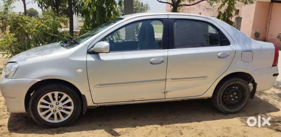 Toyota Etios V, 2011, Petrol
