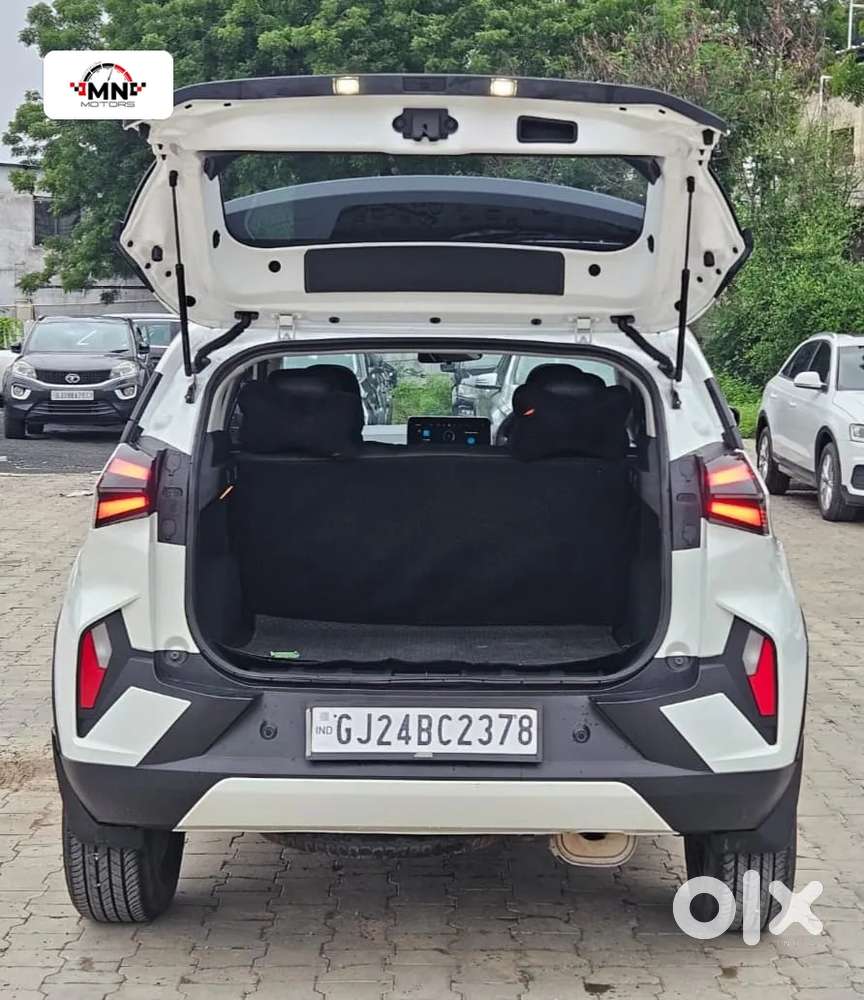 Tata Nexon Creative Plus 1.2 Revotron Petrol 7dca, 2025, Petrol