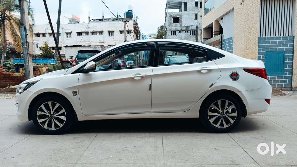 Hyundai Fluidic Verna