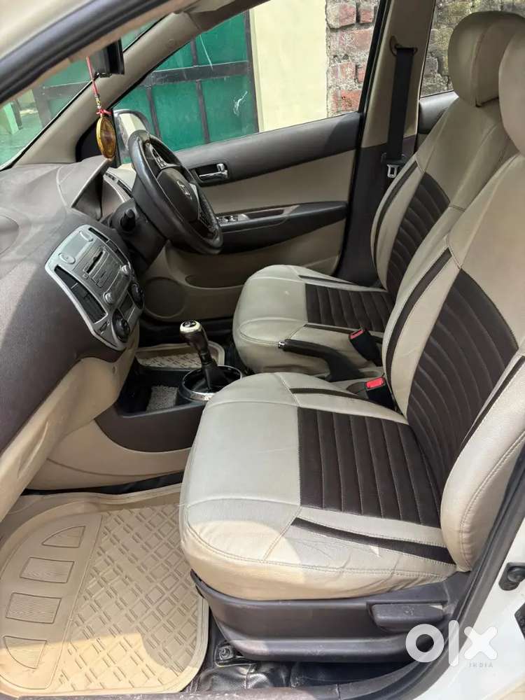 Hyundai I20 Sportz At 2012
