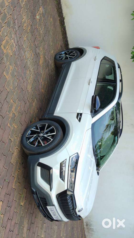 Skoda Kushaq 1.5 Tsi Dsg Monte Carlo 2024 White Colour Turbo Petrol