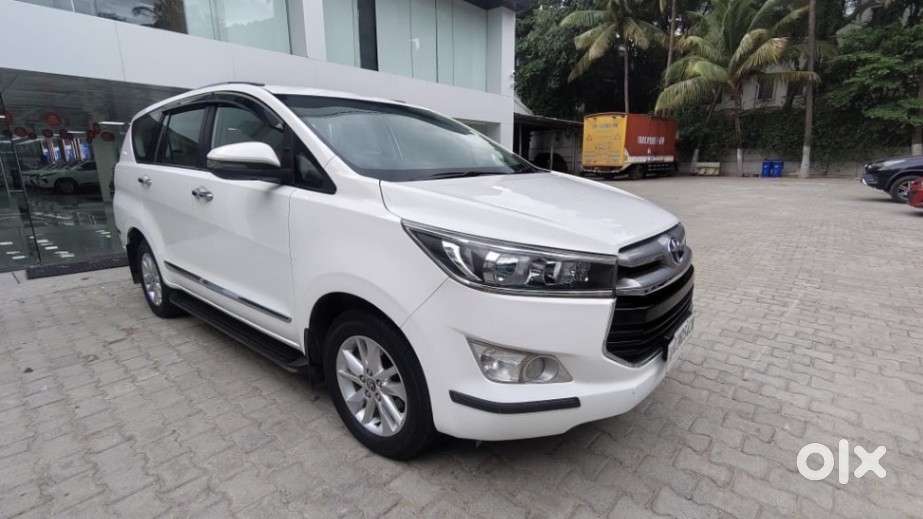 Toyota Innova Crysta 2.8 Gx At, 2018