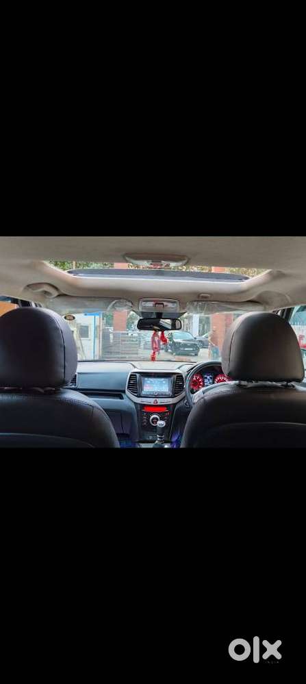 Mahindra Xuv300 W8 Option Dual Tone, 2022, Petrol