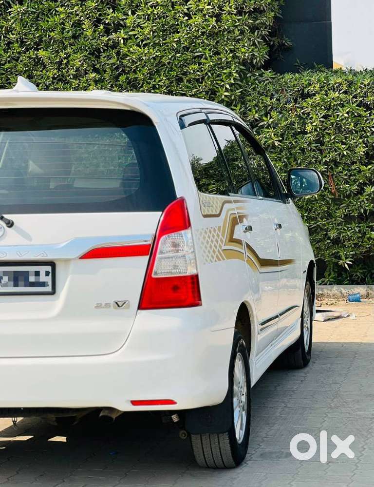 Toyota Innova 2.5 V 8 Str, 2014, Diesel