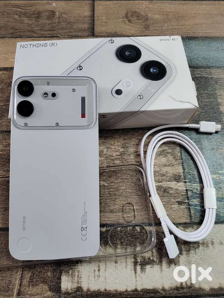 Nothing Phone 4B in mint condit; 8GB RAM / 256GB Storage – White ...
