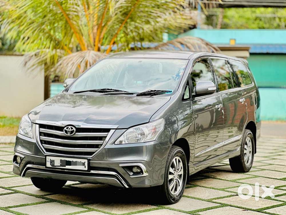 Toyota Innova 2.5 Vx 8 Seater Bs Iv, 2016, Diesel