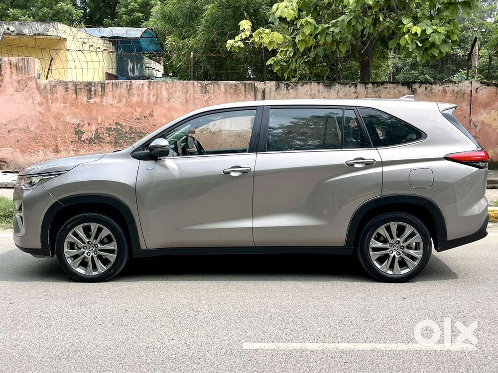 Toyota Innova Hycross 2.0 Zx (o) Hybrid 7 Str, 2025, Electric
