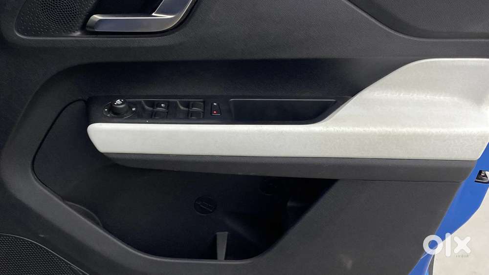 Tata Punch 1.2 Revotron Creative Amt Dual Tone, 2022, Petrol