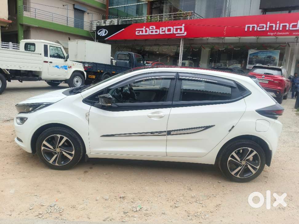 Tata Altroz Xma Plus (s), 2023, Petrol