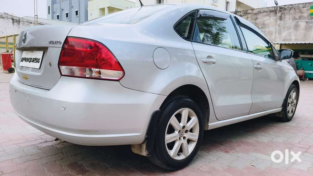 Volkswagen Vento 2010-2013 Petrol Highline, 2011, Petrol