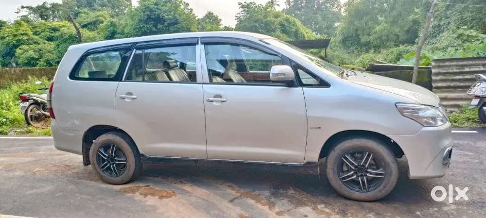Innova 8 Seater