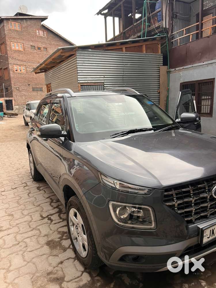 Hyundai Venue Petrol 2022