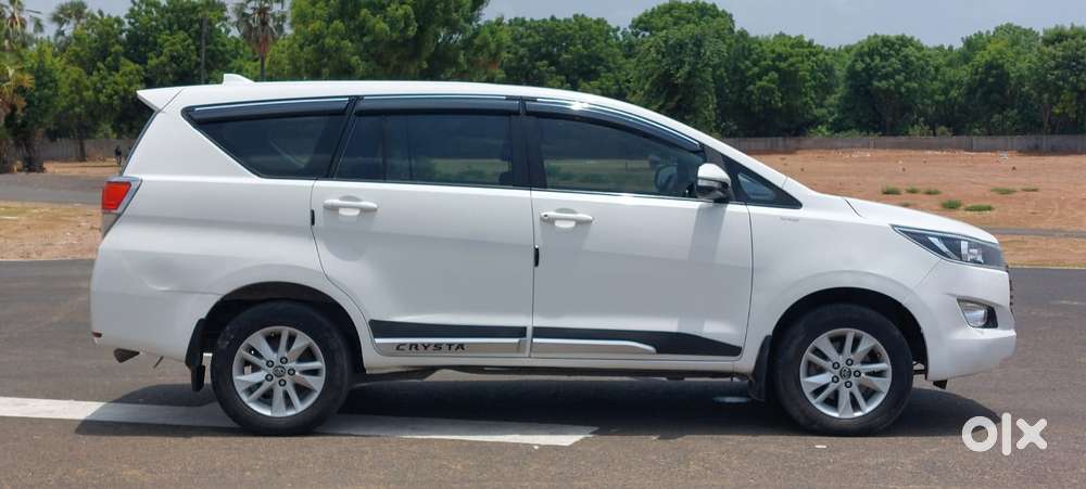 Toyota Innova Crysta 2.8 Gx At 8 Seater, 2017, Diesel