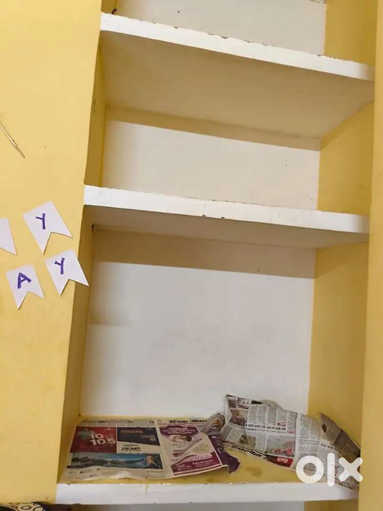 2bhk flat available hai jisme 1bhk available hai