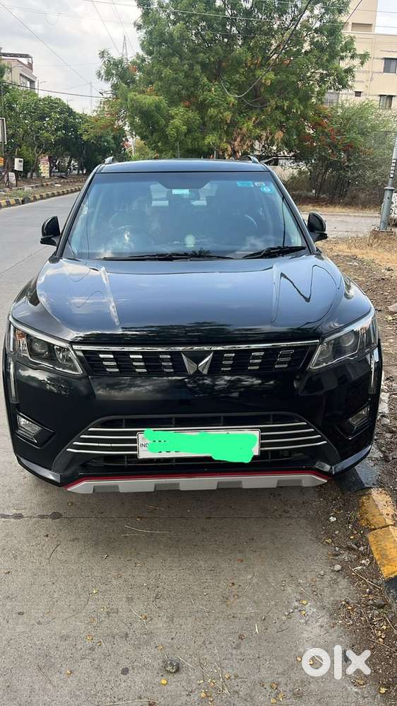 Mahindra Xuv300 Turbosport Petrol Well Maintained