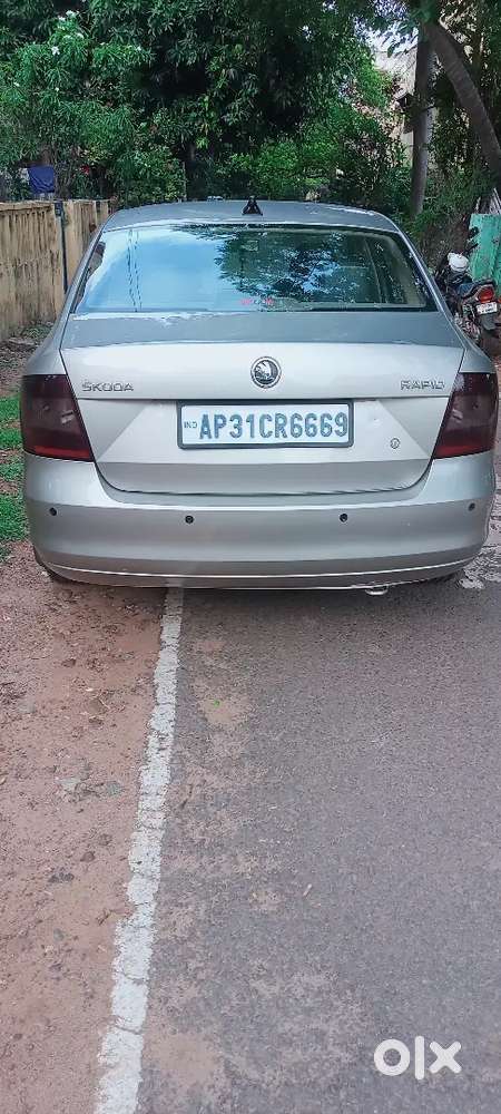Skoda Rapid 2014 November.
