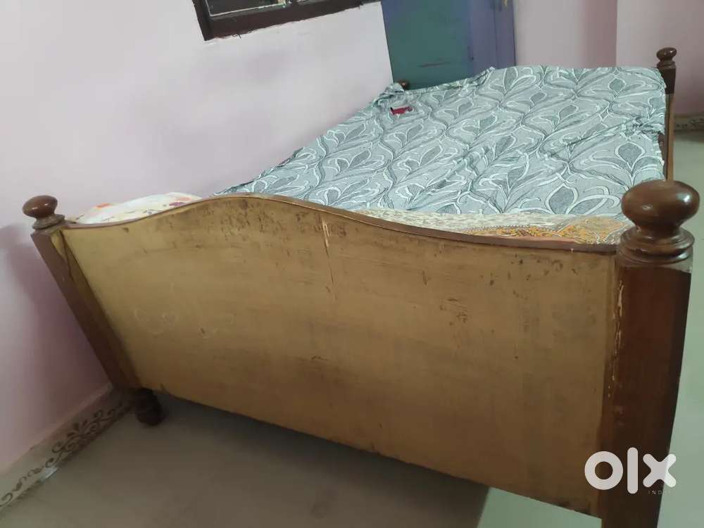 Single cot Bed