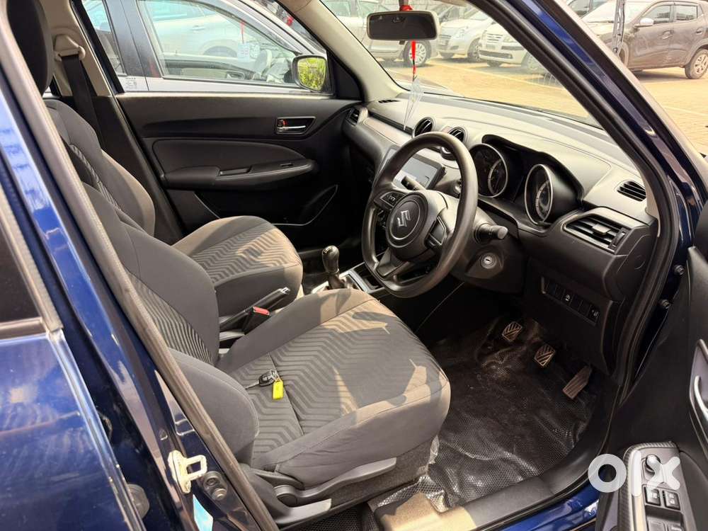 Maruti Suzuki Swift Vxi + Manual, 2022, Petrol