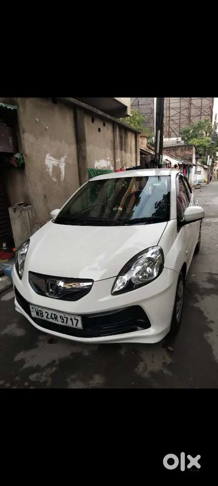 Honda Brio 2013 Petrol Well Maintained Car For Sale