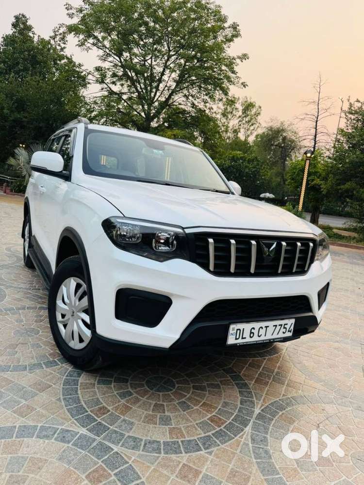 Mahindra Scorpio N Z4 Petrol Mt 7 Str (e), 2025, Petrol