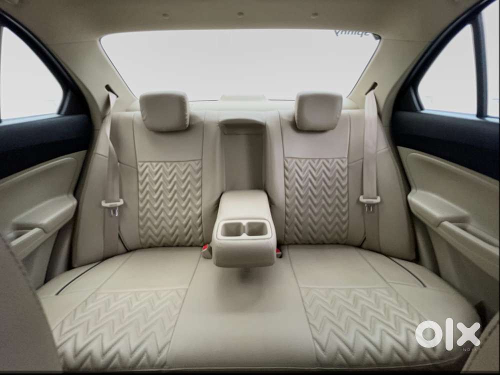 Maruti Suzuki Dzire Vxi Ags, 2022, Petrol