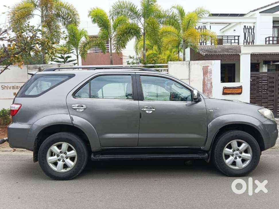 Toyota Fortuner 4x4 Manual Limited Edition, 2011, Diesel