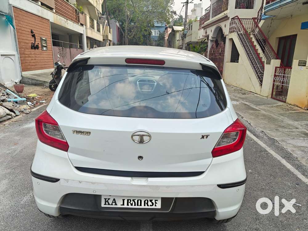 Tata Tiago 1.2 Revotron Xt (o), 2016, Petrol