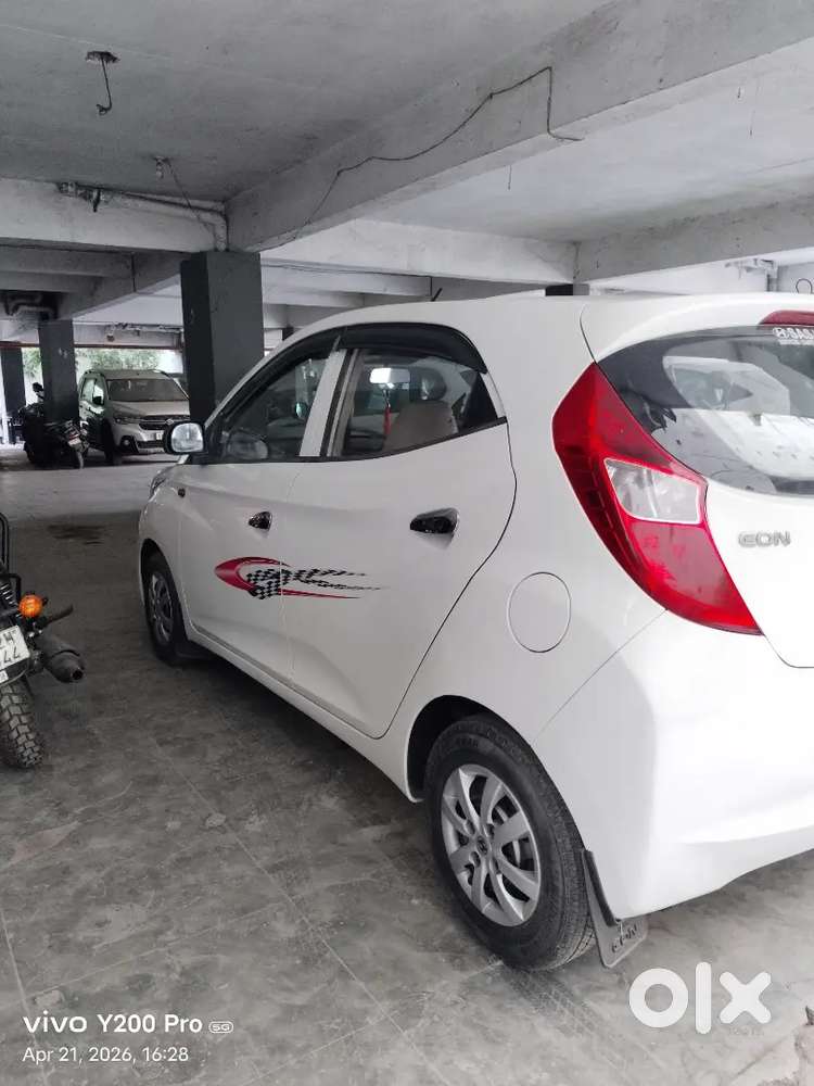 Hyundai Eon 2012 Lpg 82000 Km Driven